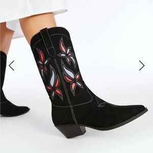 Western style black boots